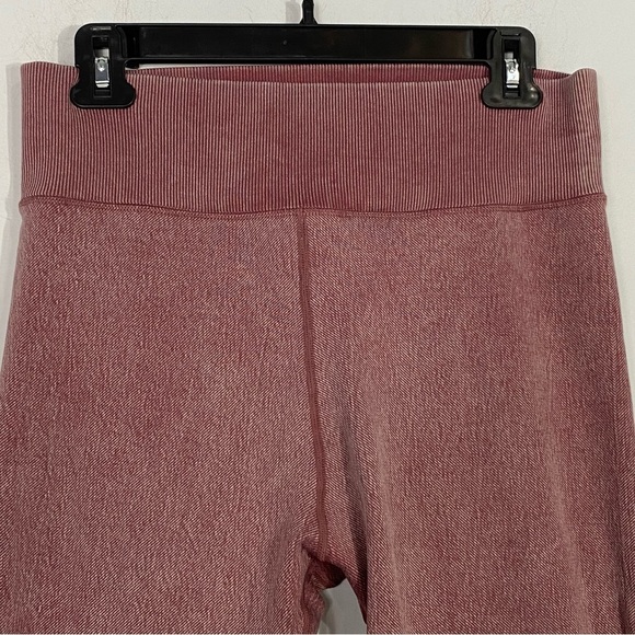 AERIE Offline Seamless Macrame High Waisted Leggings - Picture 9 of 14